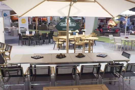 B-up Mon 32 Barlow Tyrie long table and canopy.jpg
